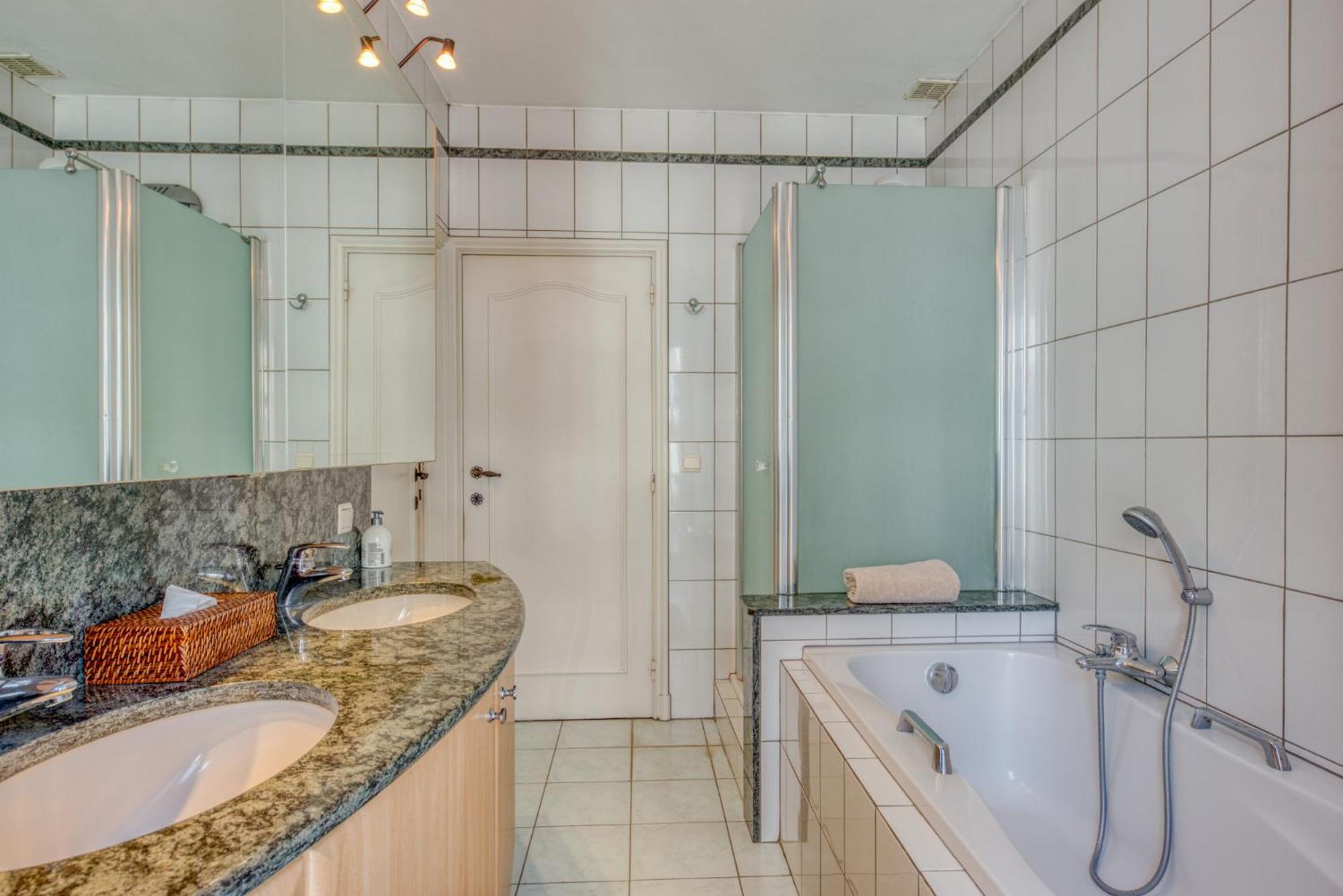 Bed & Breakfast Belle Maison Bourgeoise Partagee De 4 Luik